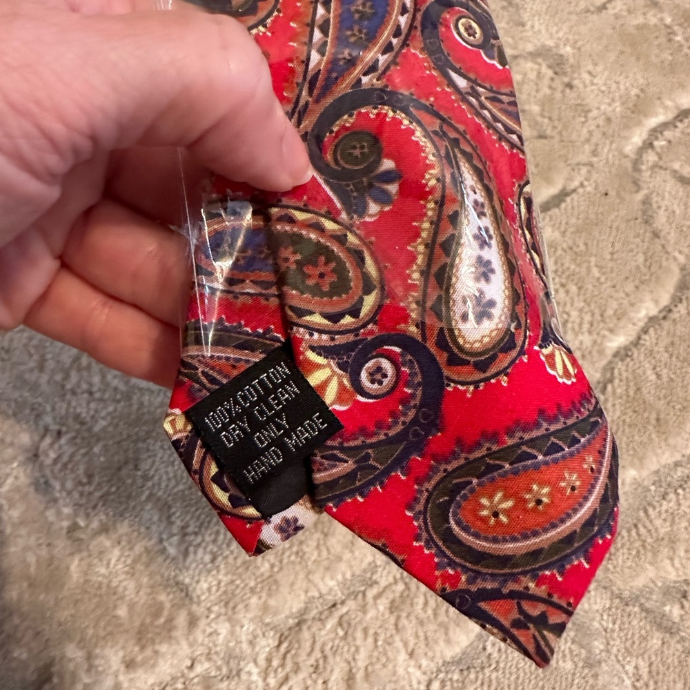 Paisley tie